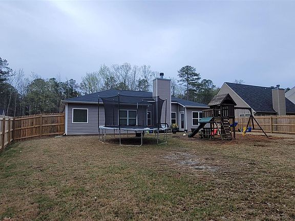 3rd image of 115 Misty Grove Ln