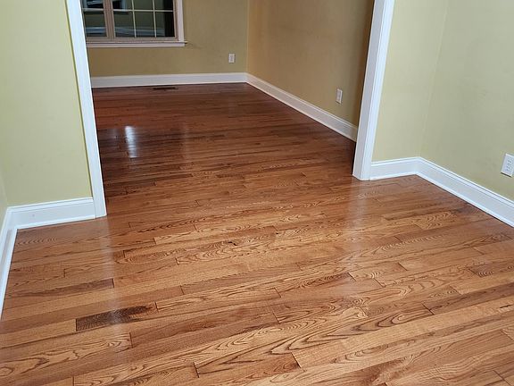 5th image of 1704 Loflin Cir