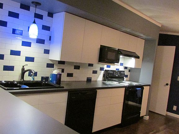 Plenty of kitchen countertop