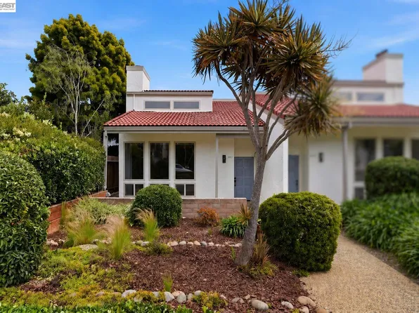 2011 Dolphin Dr, Aptos, CA 95003