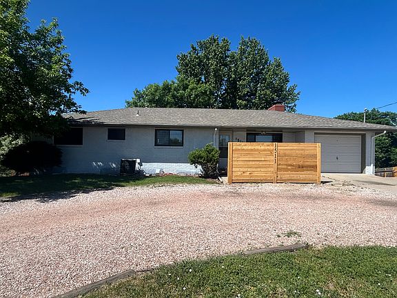 3rd image of 1511 S Summit View Dr