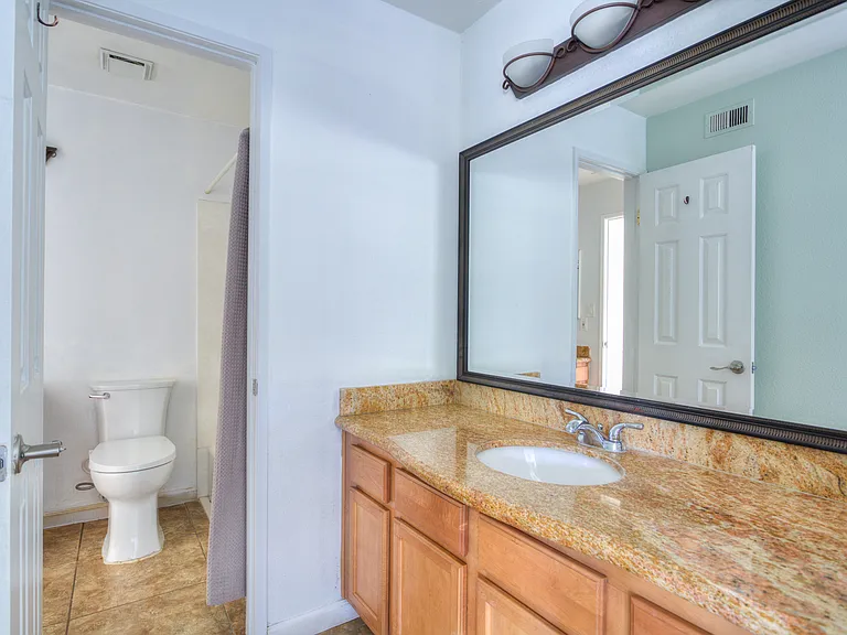 1116 W Blaine St #203 — Photo 23