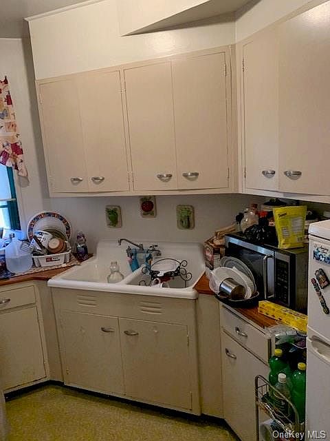 2nd image of 1553 Unionport Rd APT 5D