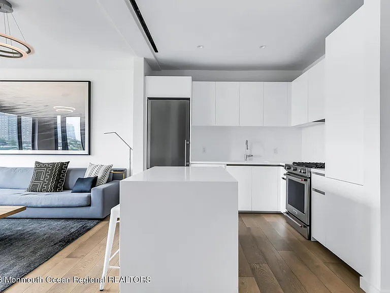 601 Heck St #304 — Photo 9
