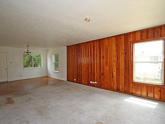 Spacious living room with plenty of entertaining space!