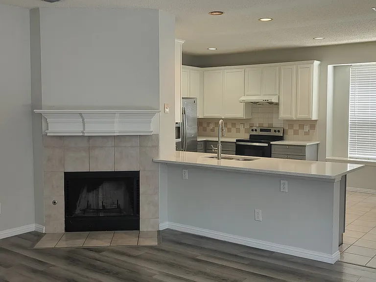1412 Brenda Ln — Photo 16