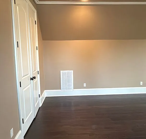 9572 Rochel Dr — Photo 98