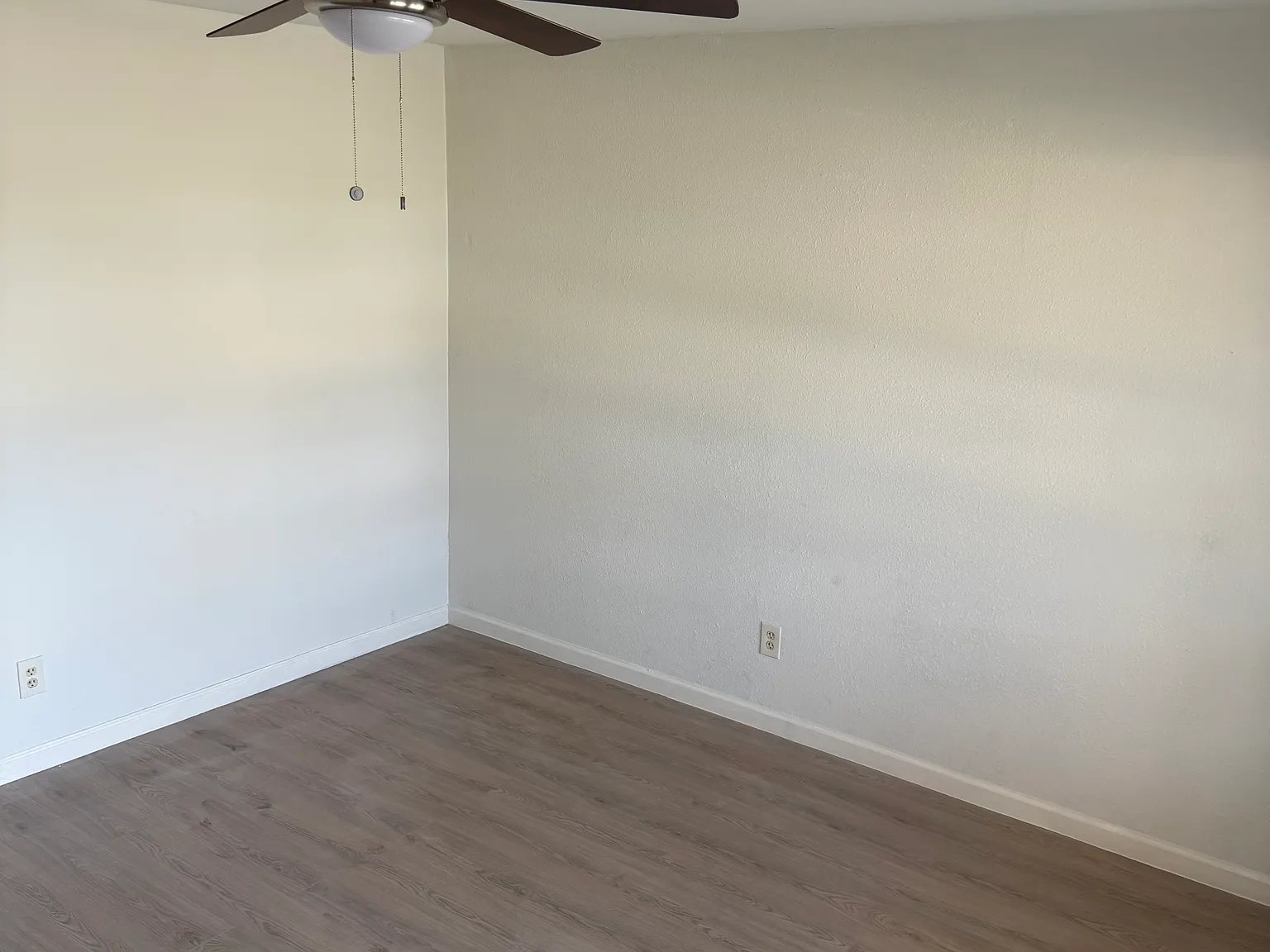 4827 Rollingwood Ct — Photo 2