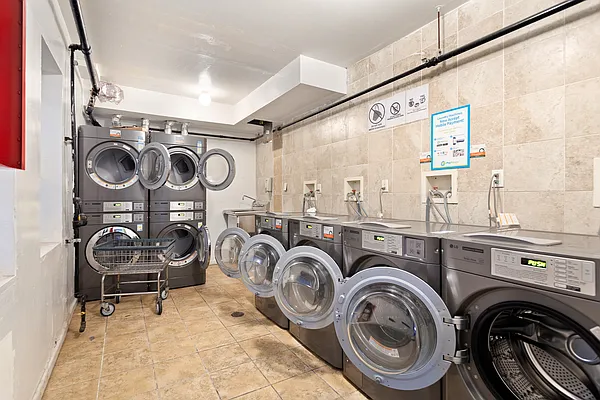 Rented by Safdie Realty Group | media 6