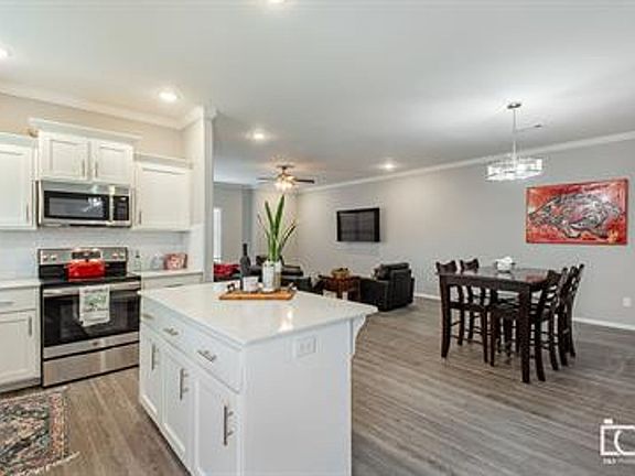 4th image of 1270 N Corsica Dr