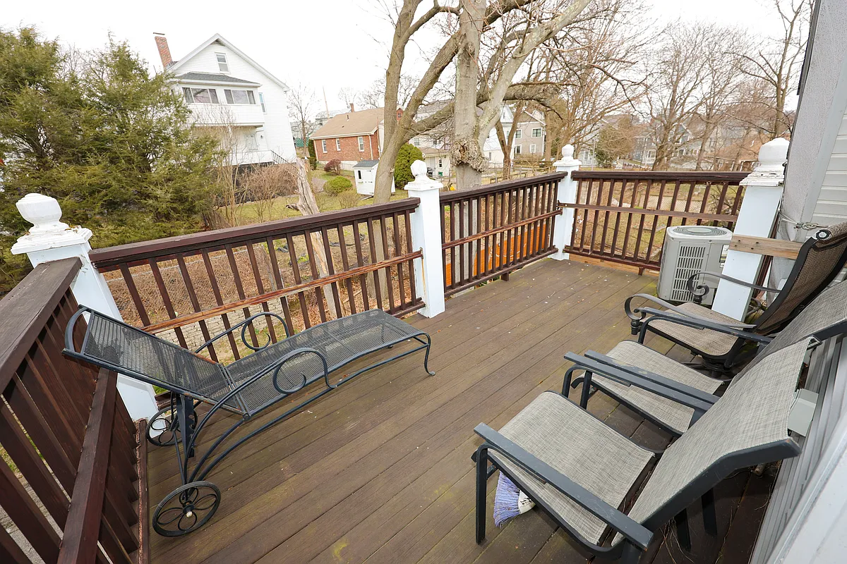 Building Photo - 55 Hobart St #2