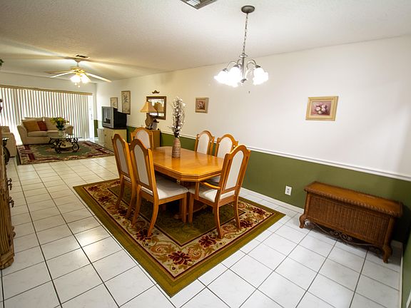 5th image of 325 Colony Lane #B