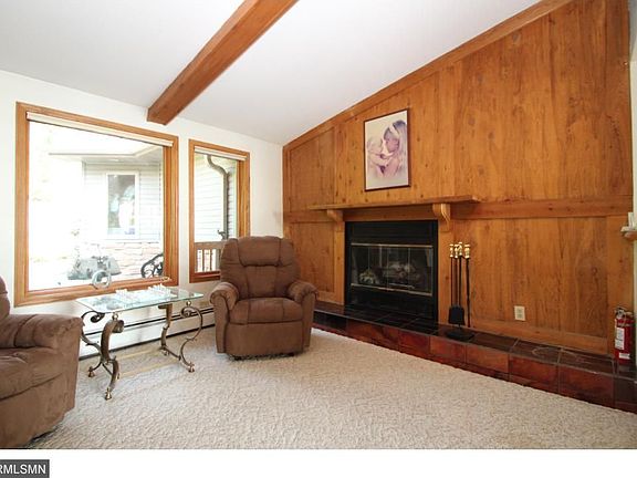 3rd image of 18365 Lakeview Point Dr NE