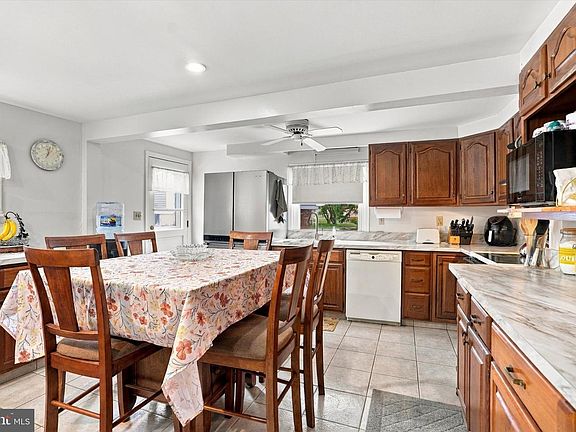 3rd image of 43 Greene Rd