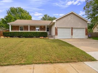 1204 NE Quail Walk Dr, Blue Springs, MO 64014