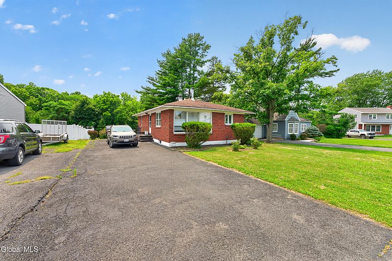 2nd image of 9 Fairlawn Avenue