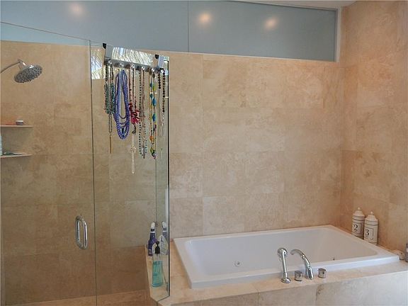 4th image of 1481 N Ocean Blvd #1481