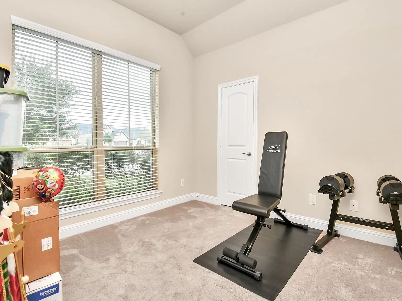 4 bed, 2.5 bath, 2986 sqft, $3,100 — Photo 2
