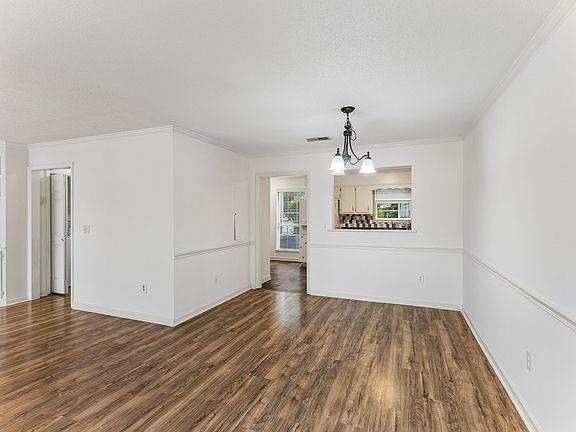 2nd image of 755 E Northfield Blvd