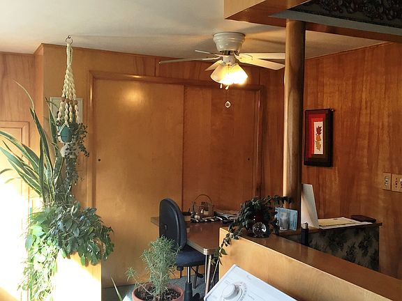 4th image of 204 SE Regent Ave