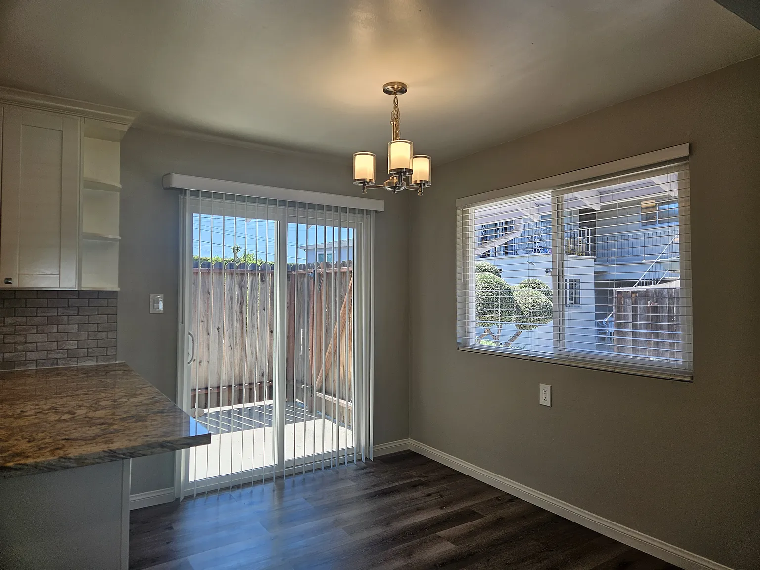 3 bed, 1200 sqft, $4,100 — Photo 3