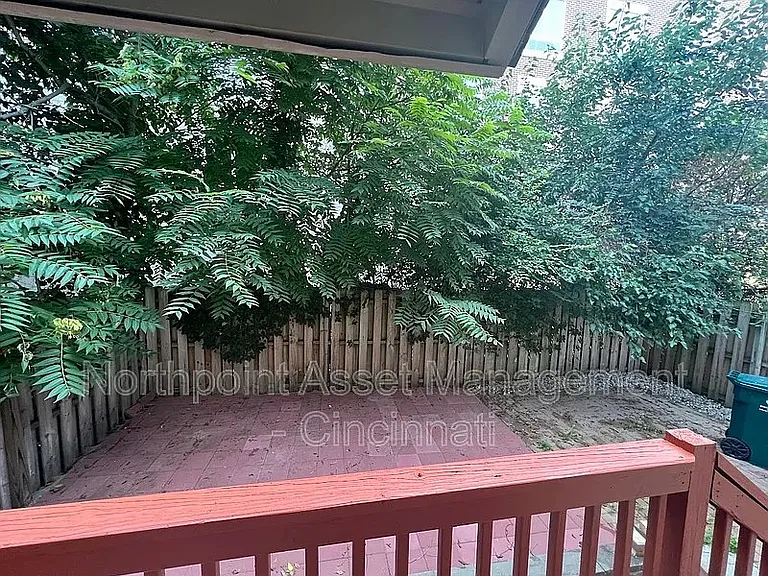 3646 Besuden Ct — Photo 10