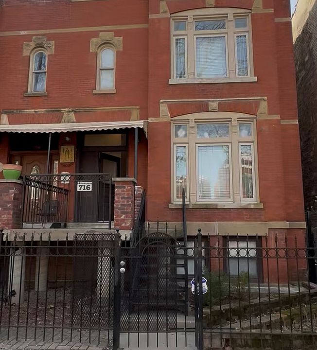 1st image of 716 S Claremont Ave