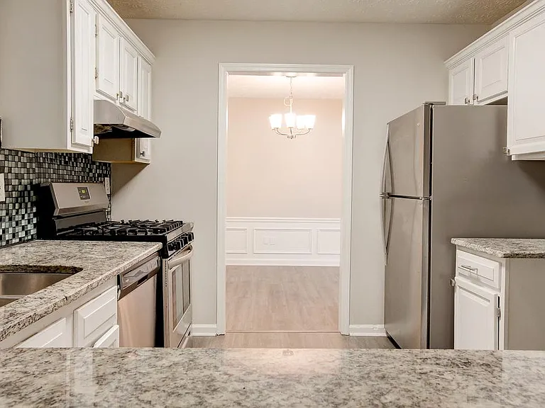 4941 Tanners Spring Dr — Photo 8