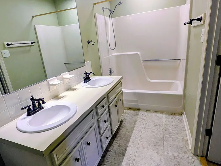 6913 Crandall Ct — Photo 9