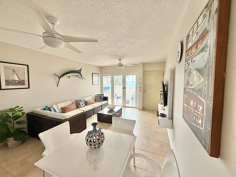 Ocean Dr #B-4 — Photo 4