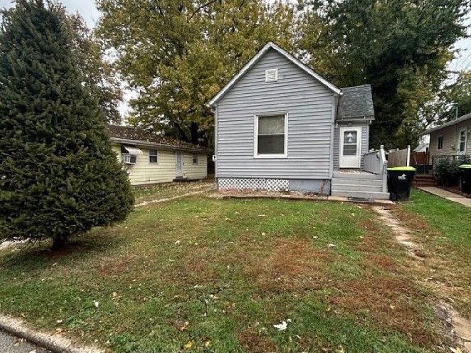 1st image of 925 W Olive St