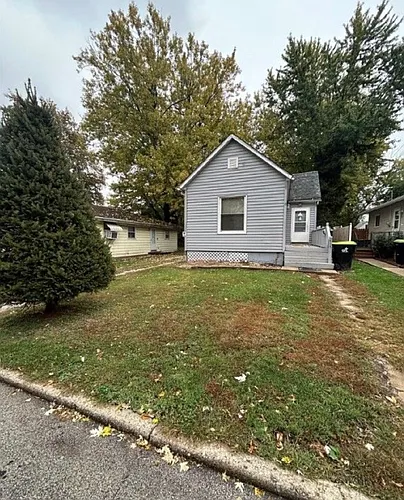 925 W Olive St Photo 1
