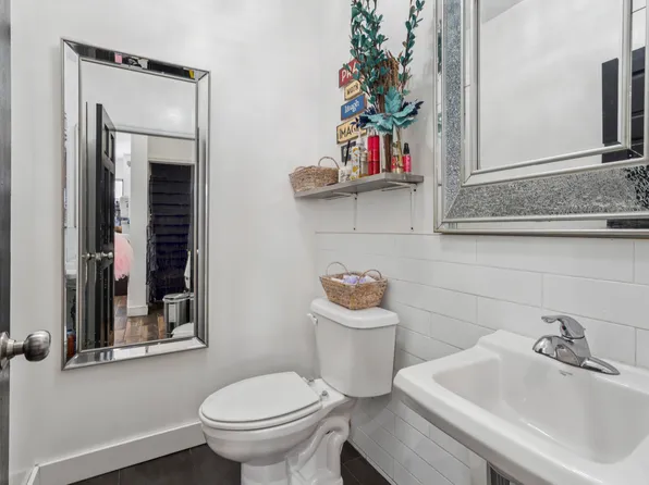 248 Rochester Avenue image 4 of 10