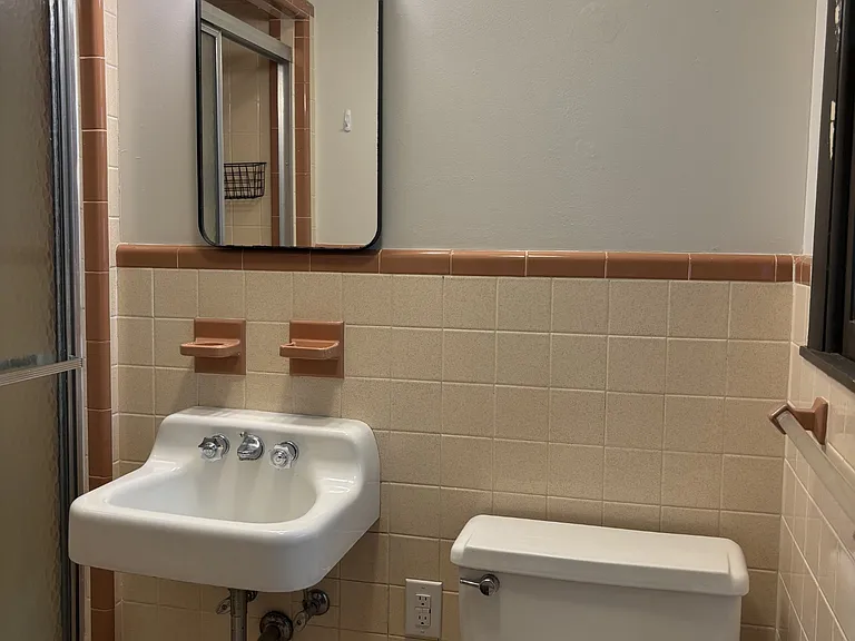 302 Hampton Rd — Photo 10