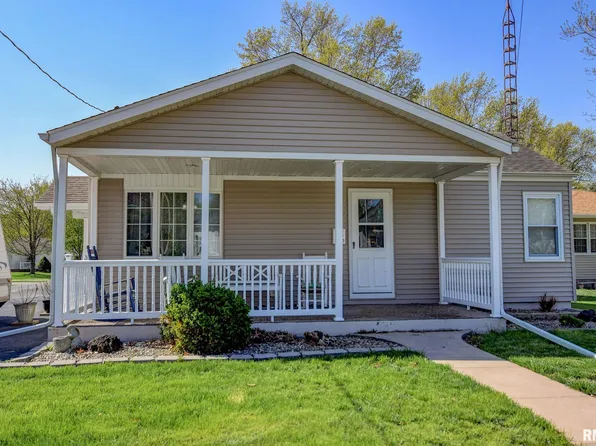 720 E Stevenson St, Taylorville, IL 62568