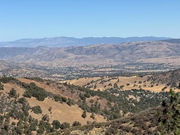 17050 Matterhorn Dr, Tehachapi, CA 93561