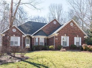 8265 Hunley Ridge Rd, Matthews, NC 28104