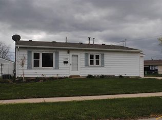 1409 Woodlawn Dr, Rapid City, SD 57701