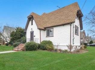 43 Central Blvd, Merrick, NY 11566