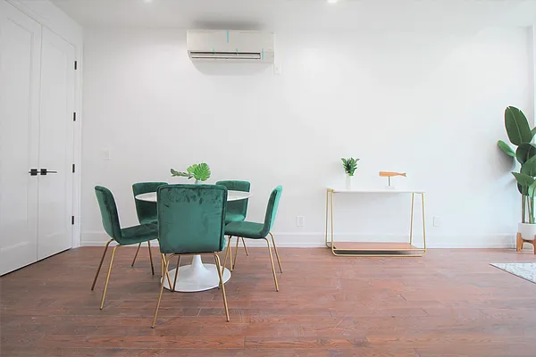 Rented by Compass | media 14