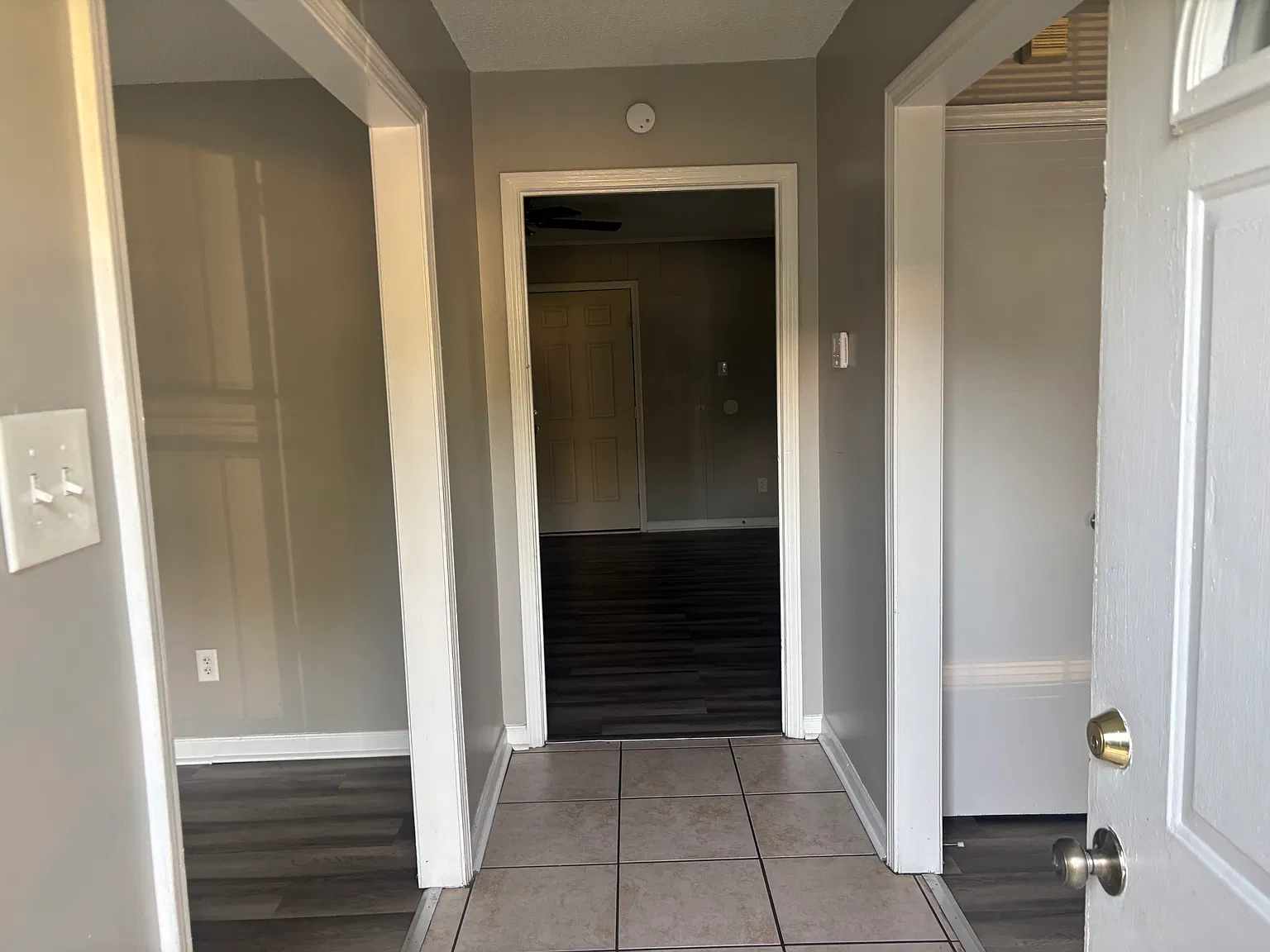Lovely 3 Bedroom, 2 Bathroom Home — Photo 2