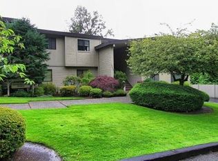 1221 96th Ave SE #202, Bellevue, WA 98004