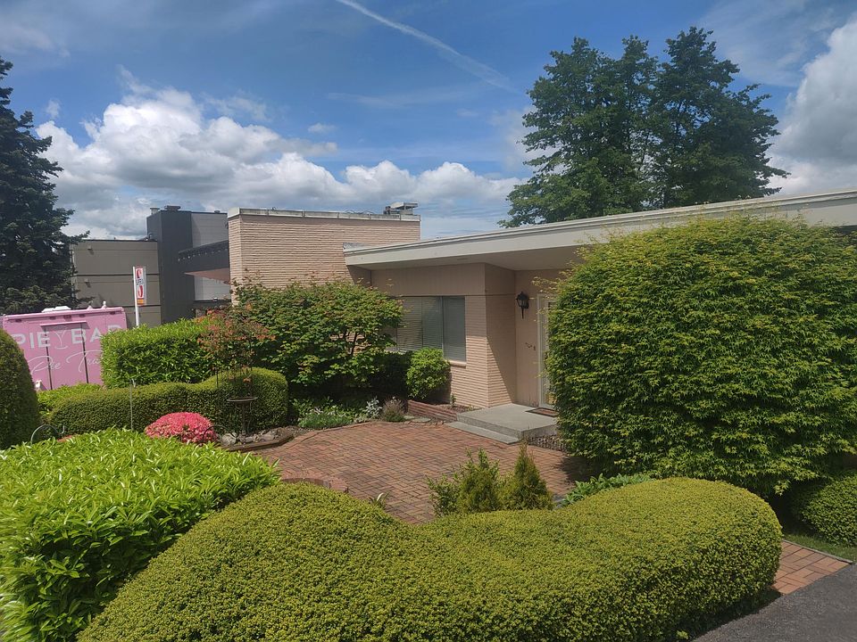 1st image of 10108 NE 64th St