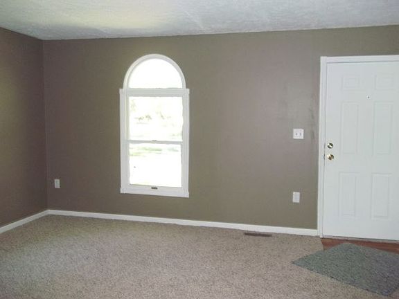 4th image of 54664 Suburban Dr