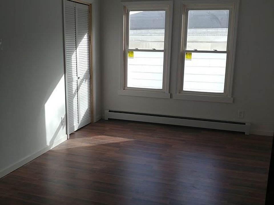 2nd image of 20 Franklin St Unit 2