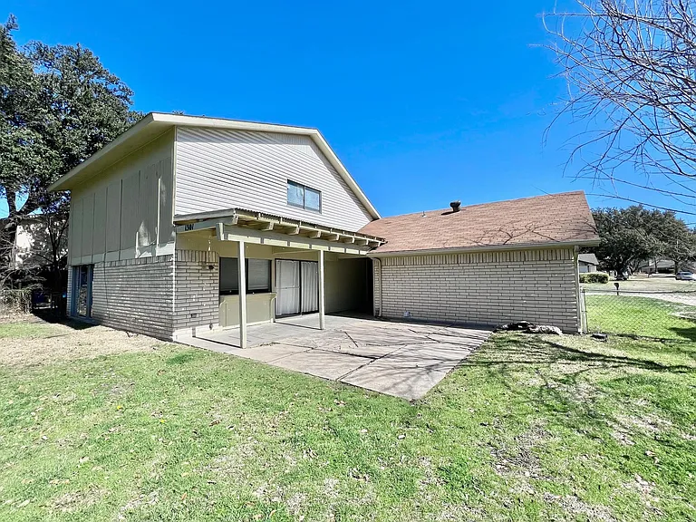 1301 Grant Dr — Photo 20