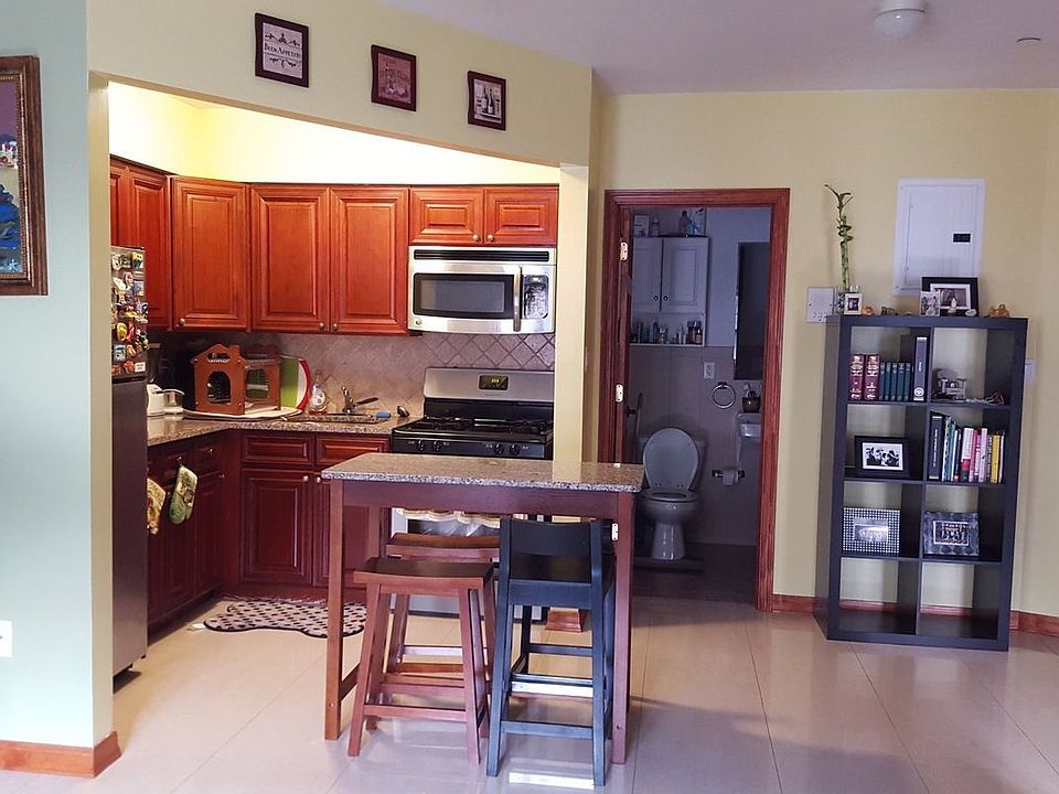 1st image of 2626 30th St APT 1B