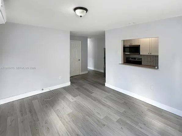 6647 SW 59th Pl #101, Miami, FL 33143