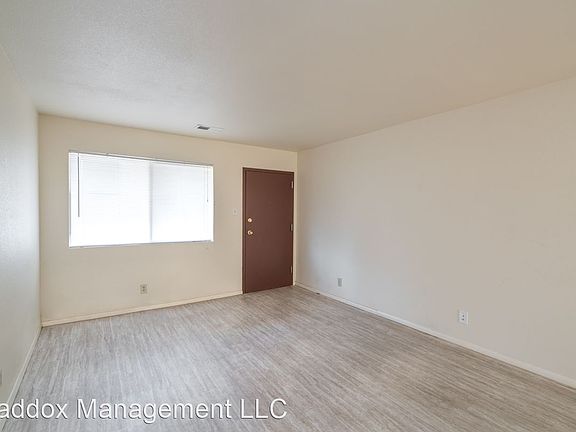 4th image of 419 Vassar Dr SE APT 18