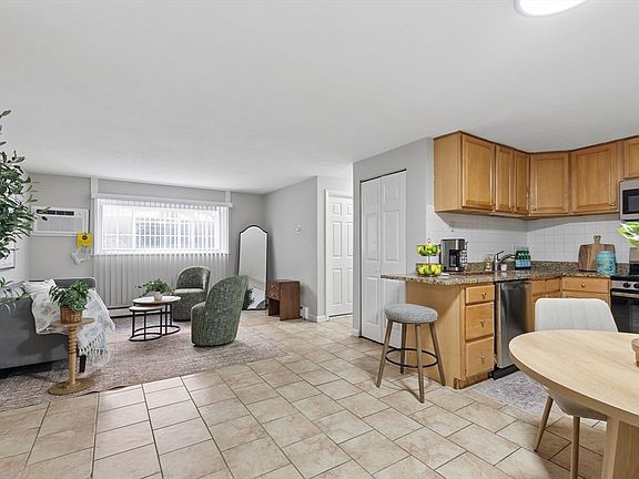4th image of 15 Staples Ave APT 12